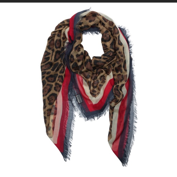 gucci leopard print scarf